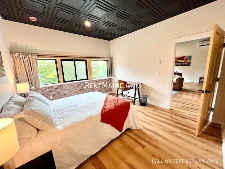 Building Photo - 113 N Lancey St