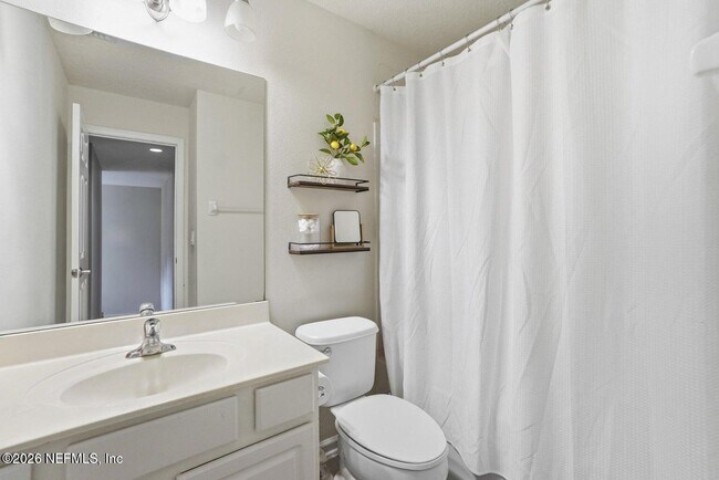 Building Photo - 4008 Lionheart Dr