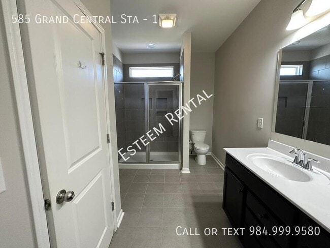 Building Photo - 585 Grand Central Sta