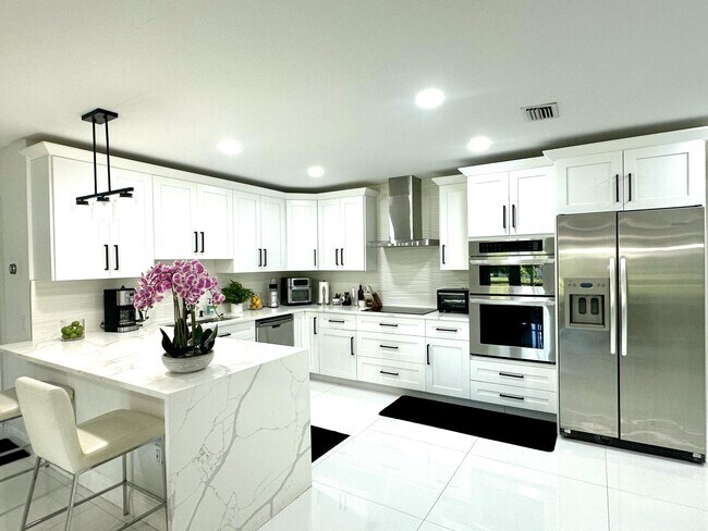 Building Photo - 121 Eider Ct