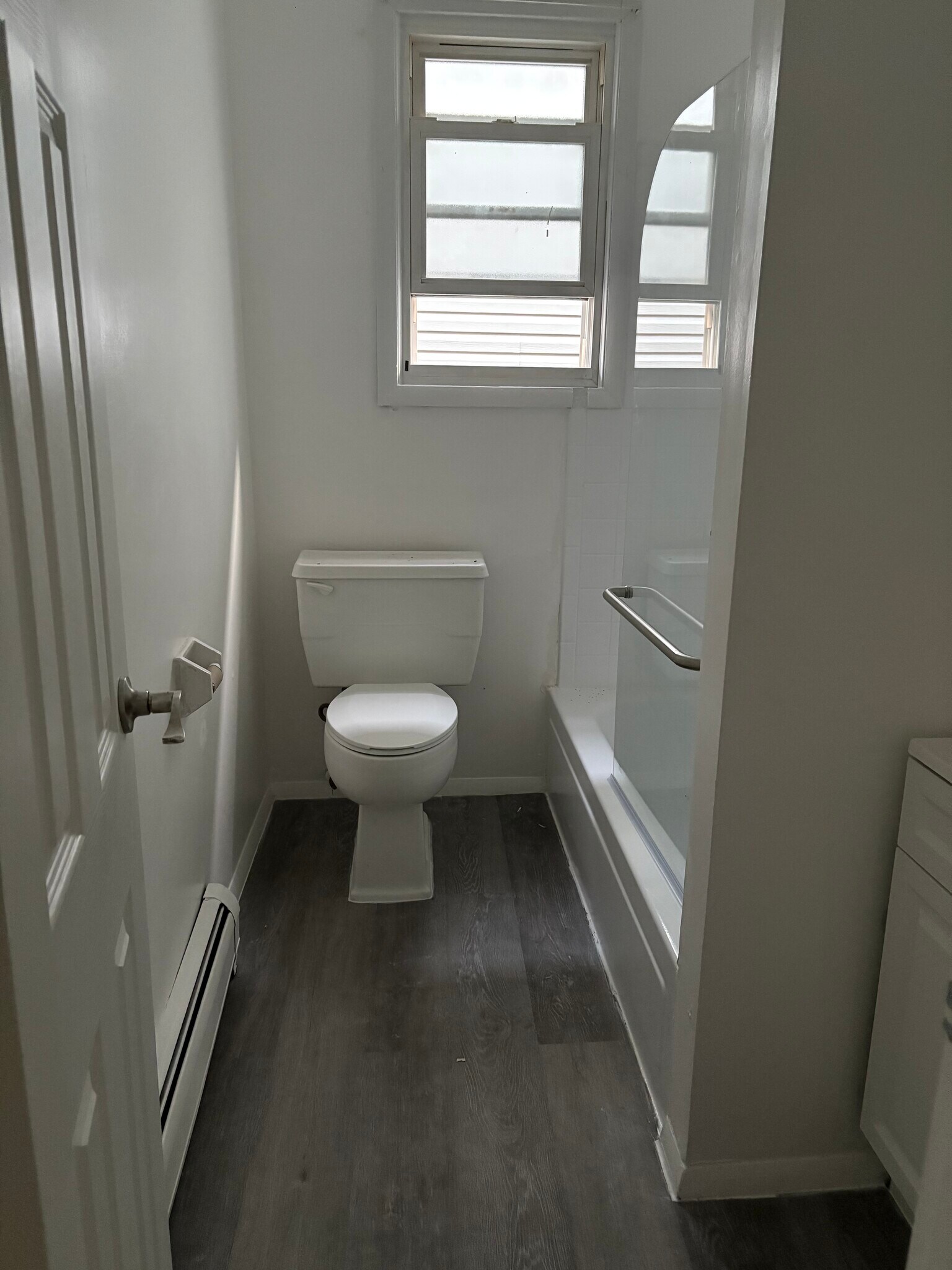Bathroom - 13 Seidler St