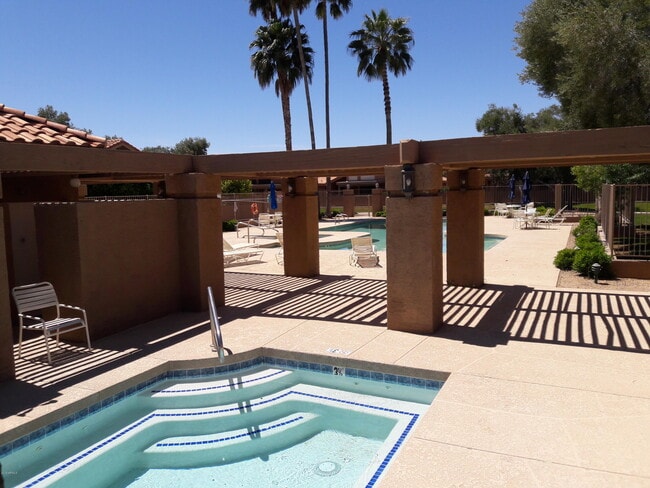 Building Photo - 15852 N 50th St