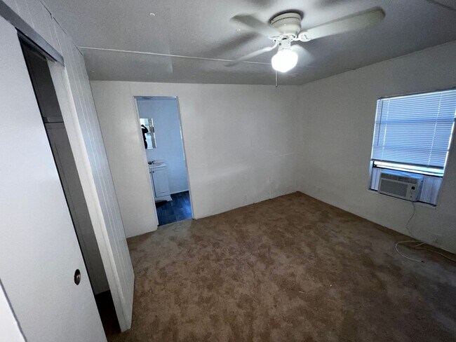 Building Photo - 1145 S Christiana Ave