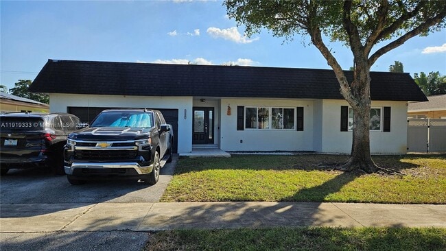 Building Photo - 8004 SW 29th St