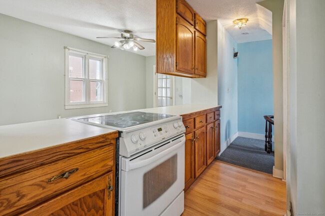 Building Photo - 34 Spring St