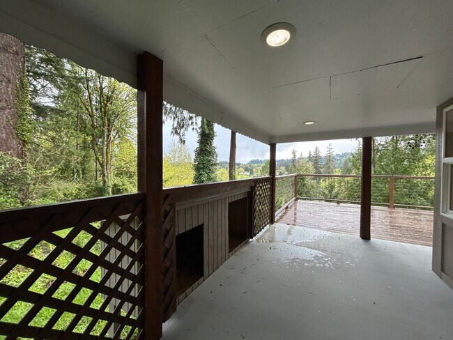 Building Photo - Stunning Views! Secluded 2 Bed, 1 Bath Gem!