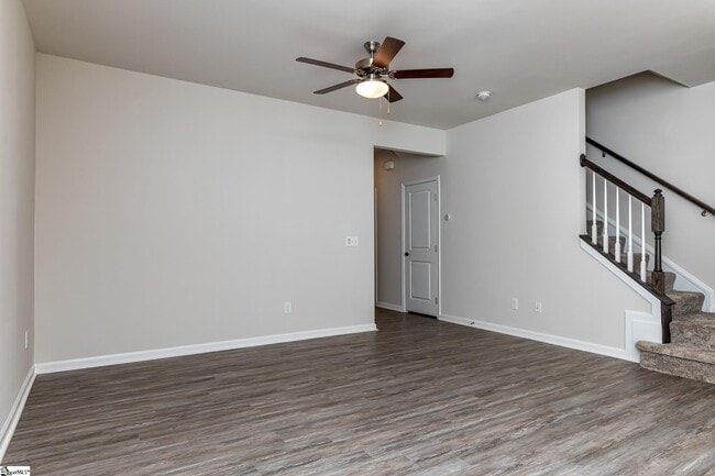 Building Photo - 237 Roudwood Dr