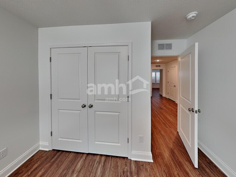 Building Photo - 8444 Northpoint Dr