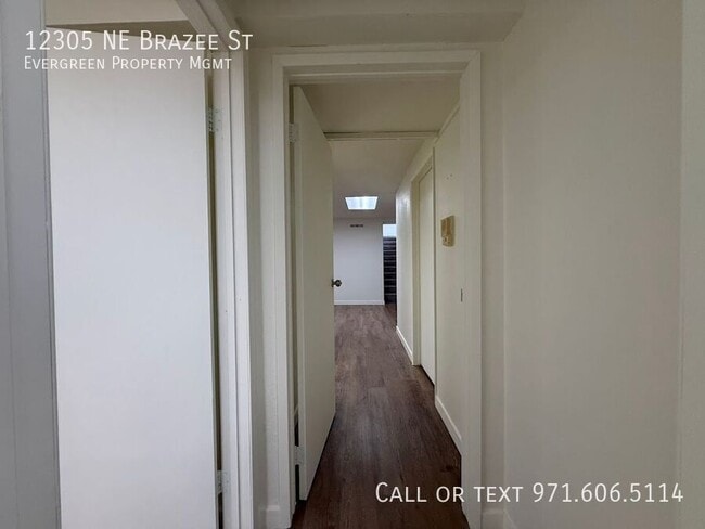 Building Photo - 12305 NE Brazee St