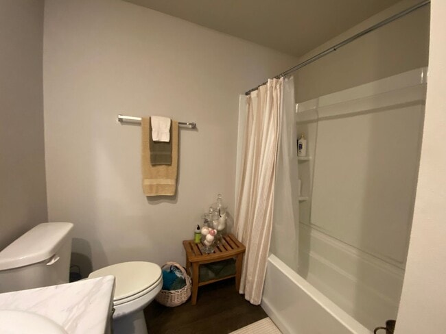 Building Photo - Discover this beautifully designed 3 bedro...