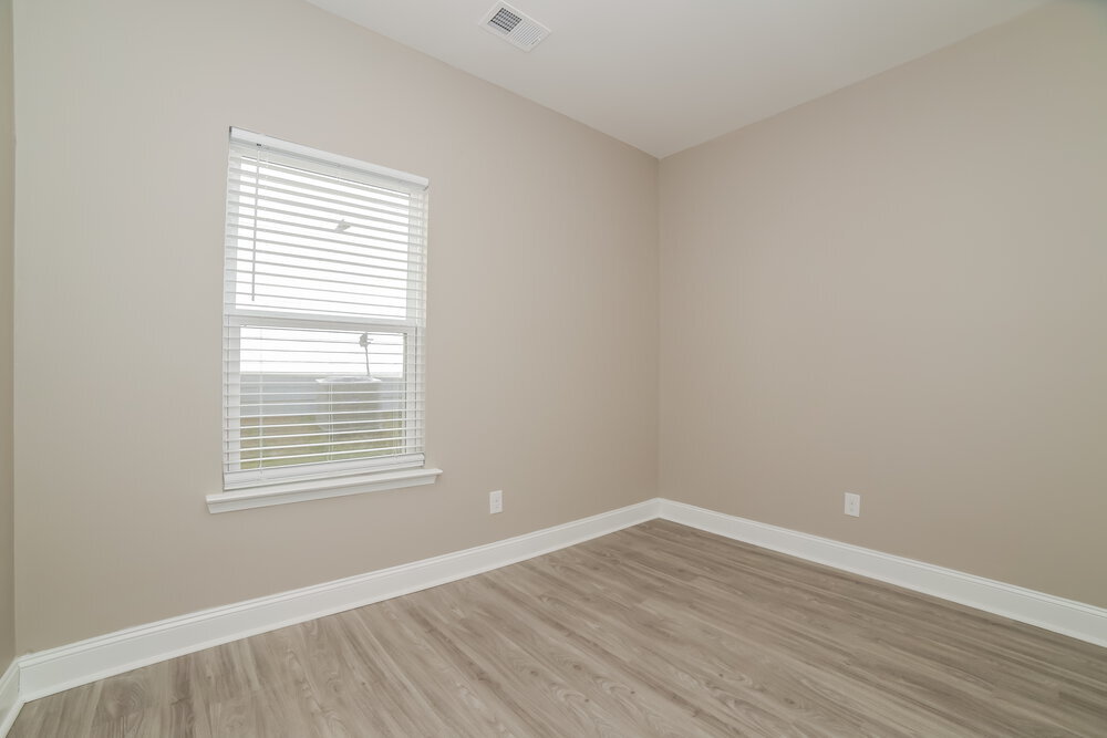 Building Photo - 5195 Howell Ct