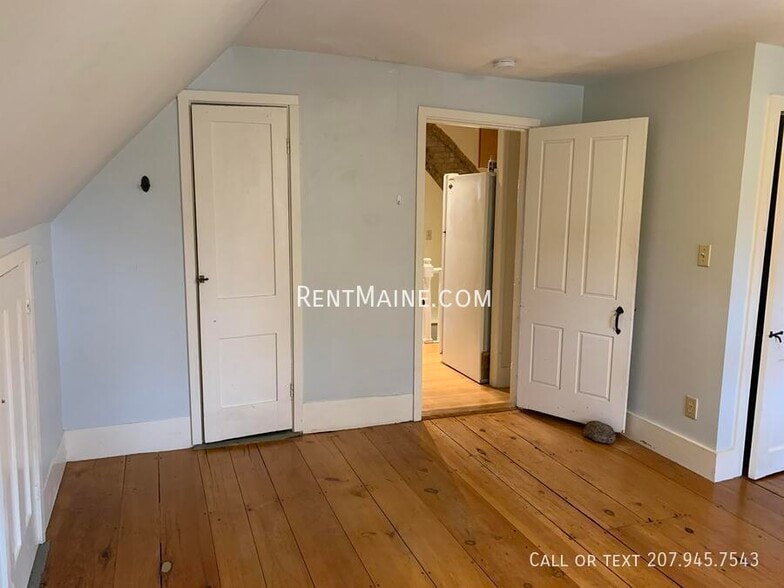 Building Photo - 67 Pine St