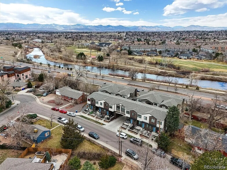 Building Photo - 5469 S Curtice St