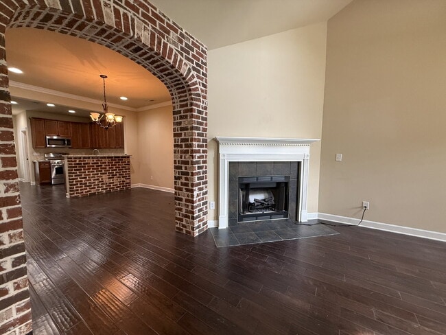 Building Photo - 1012 Scarlet Woods