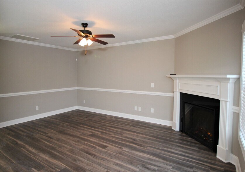Building Photo - 3329 Briarcliff Dr