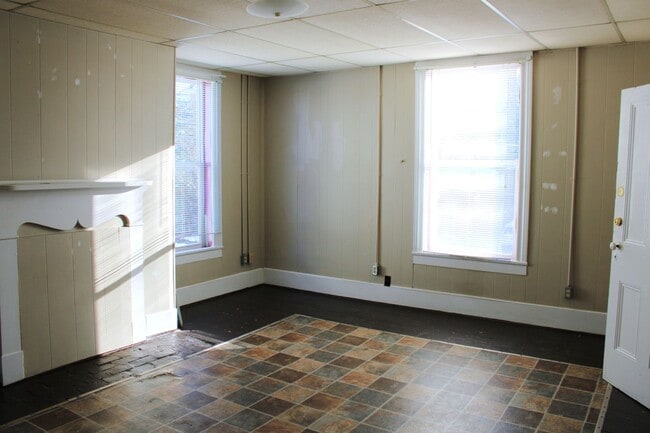 Building Photo - 975 Church St