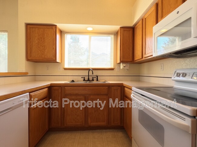 Building Photo - 950 52nd Ave Ct