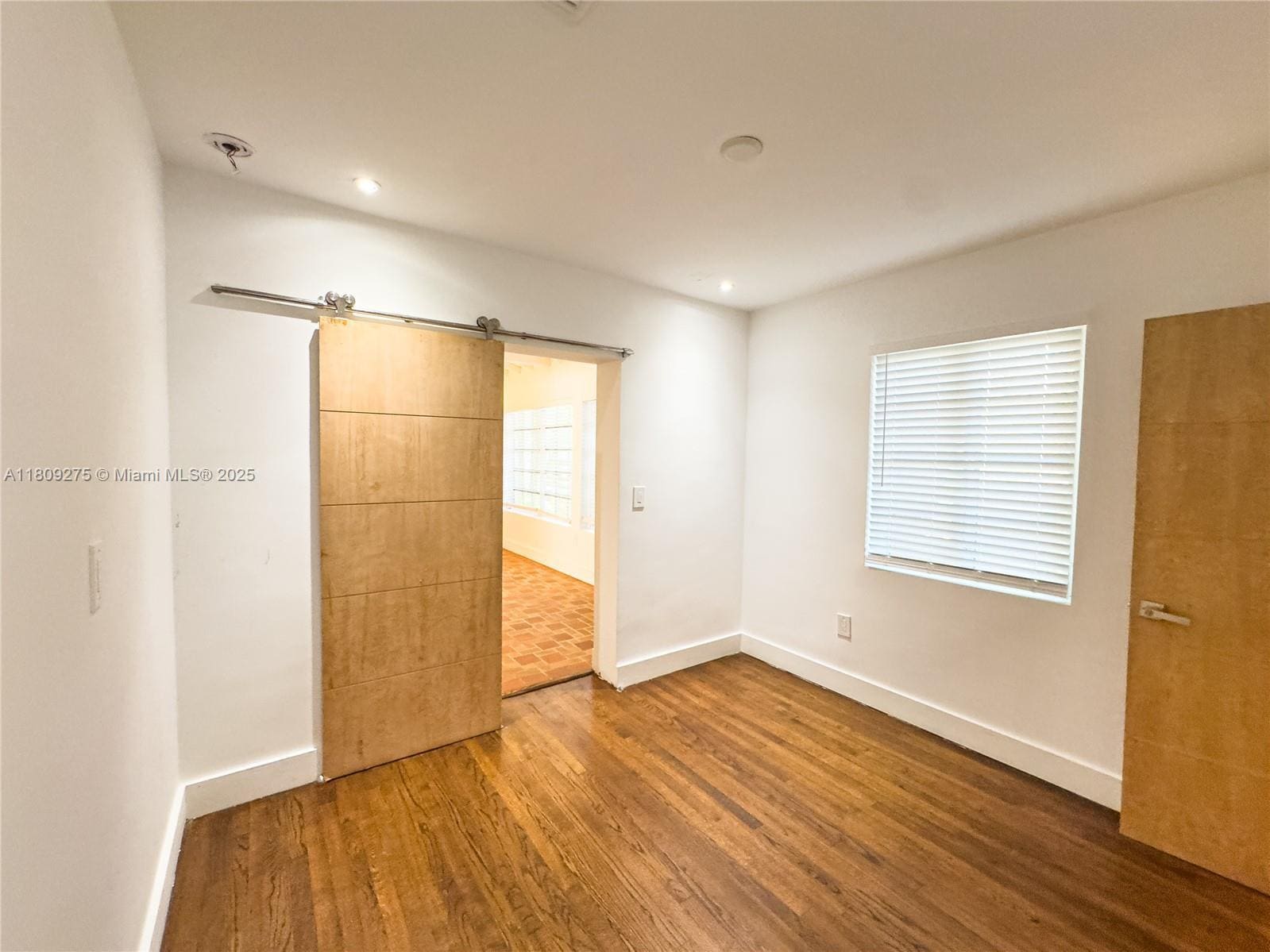 Building Photo - 400 NE 86th St
