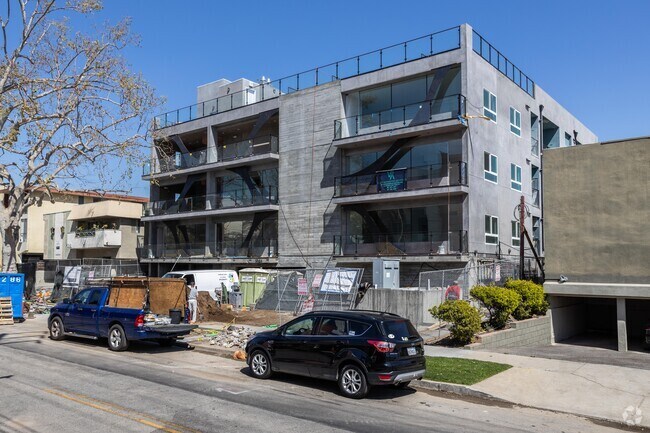 Building Photo - 1946 Overland Ave