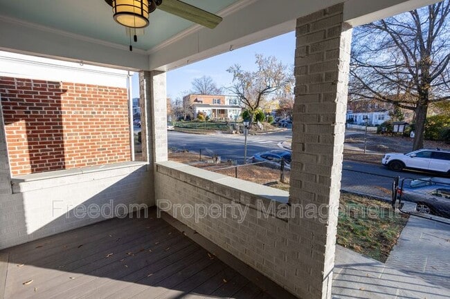 Building Photo - 102 Lynhaven Dr