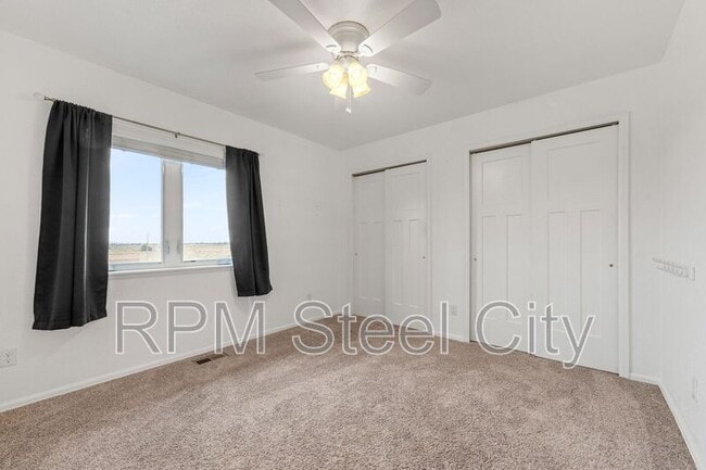 Building Photo - 868 E Sandusky Dr