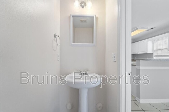 Building Photo - 1520 Birkdale Ct