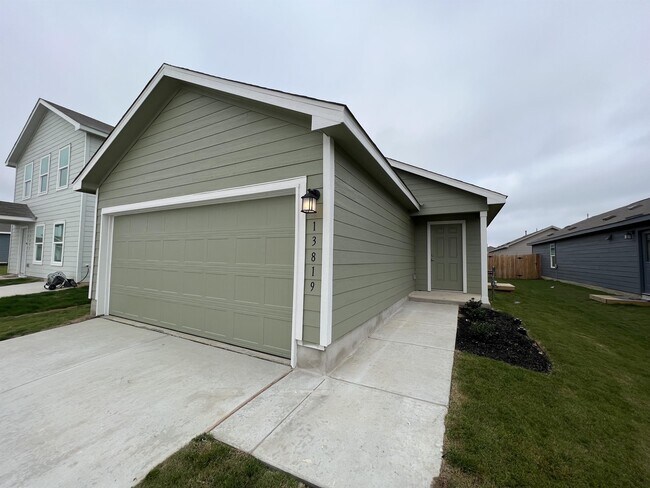 Building Photo - 13819 Llama Pl