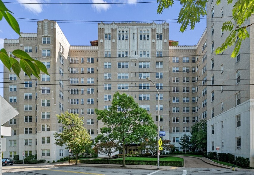 Building Photo - The Royal York Apartments