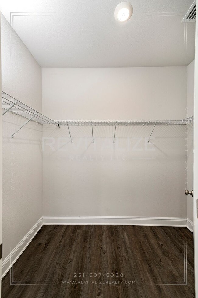 Building Photo - Modern 4BR 2 BA Home in Spanish Fort