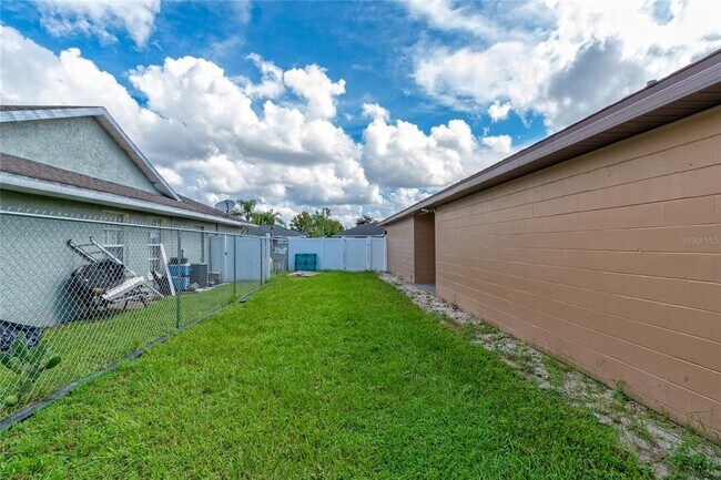 Building Photo - 166 Alameda Dr
