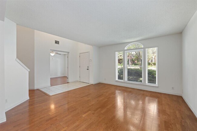 Building Photo - 3635 Flora Vista Loop
