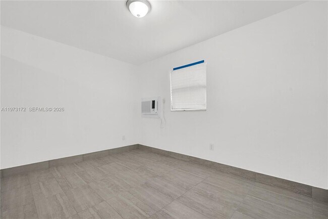 Building Photo - 13390 NE 6th Ave