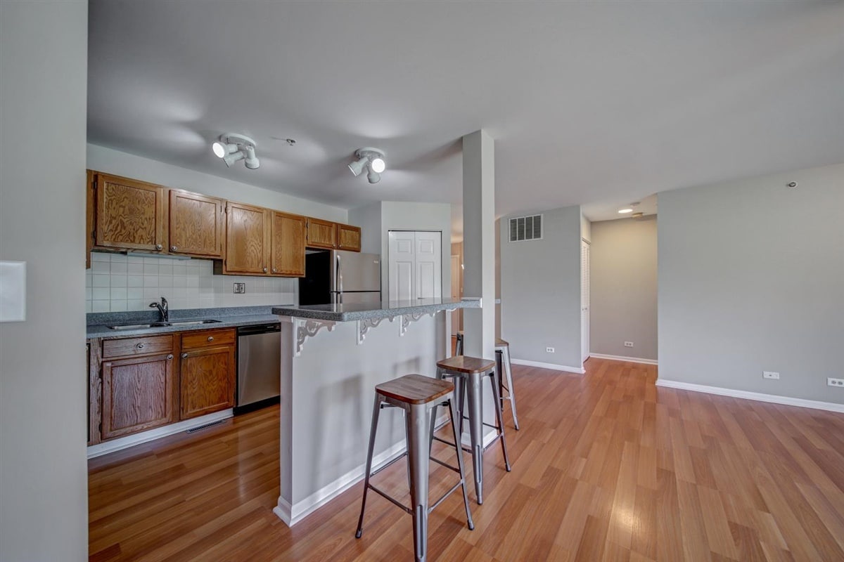 Building Photo - 5S530 Scots Dr