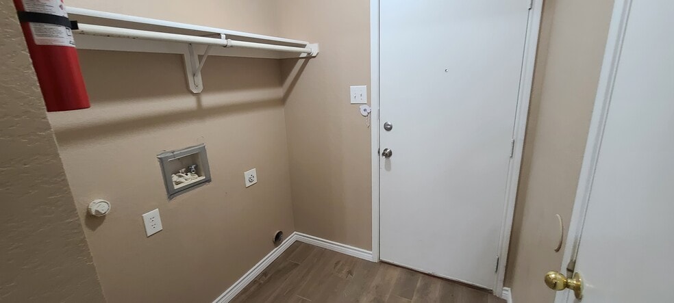 Building Photo - 8013 Julie Ave