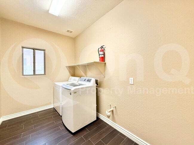 Building Photo - 16111 W Winslow Dr