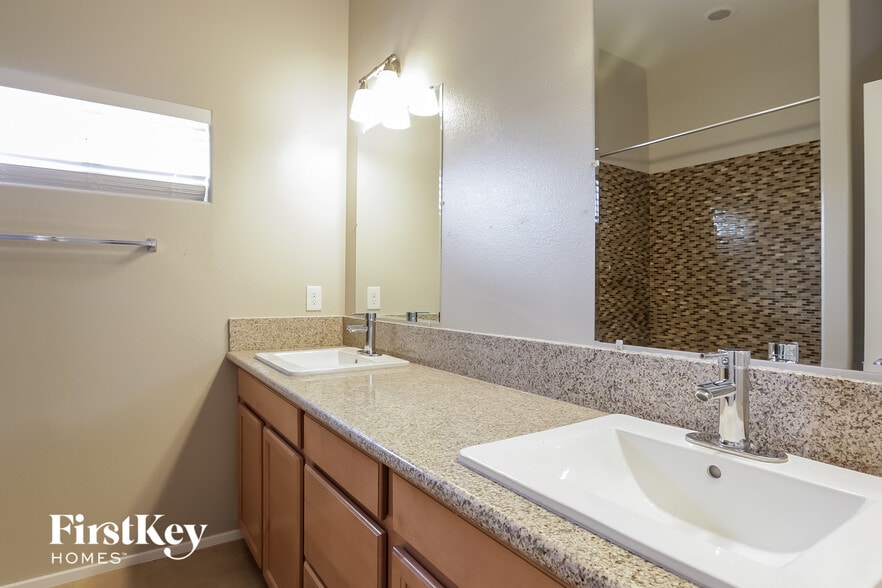 Building Photo - 6707 Pocket Wood St