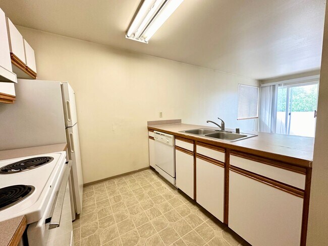 Building Photo - 808 Juniper Ave