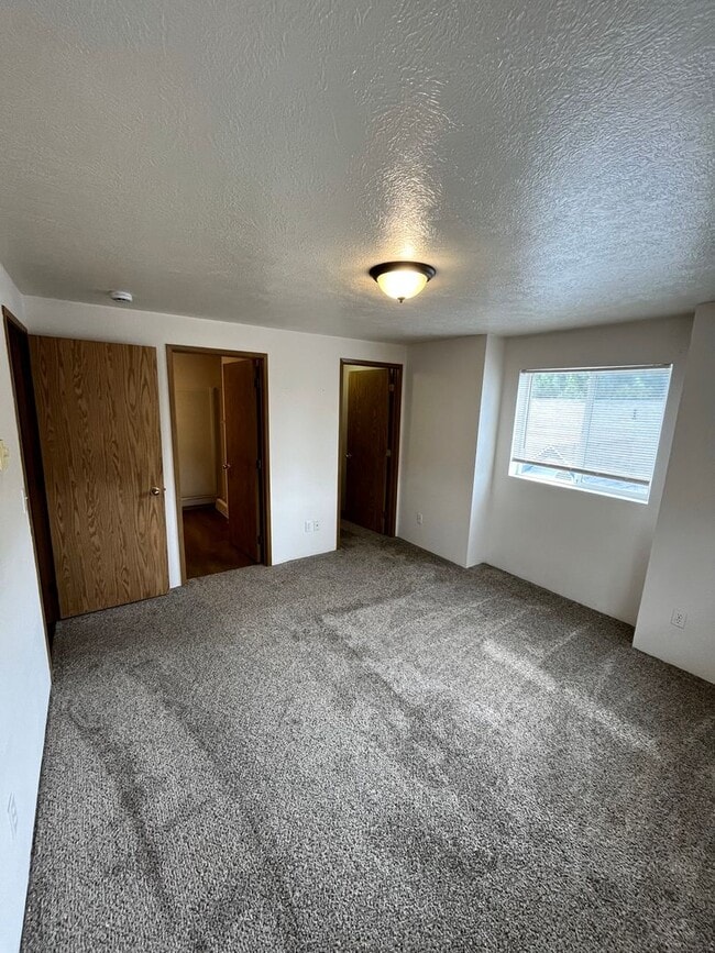 Building Photo - 1416 N McDonald Rd