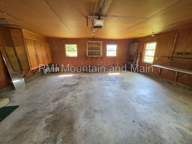 Building Photo - 99 Marlborough Rd