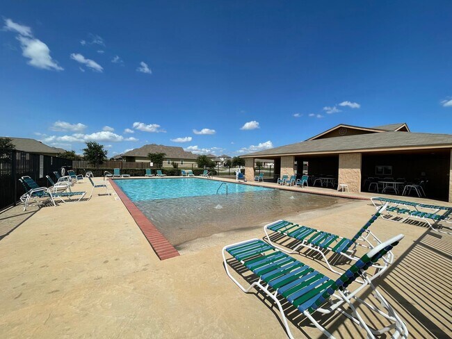 Building Photo - Beautiful 3 bedroom/2 bath in Legend Point!