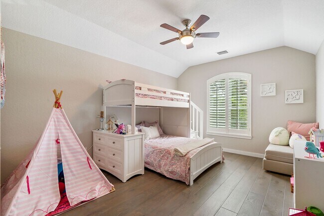 Building Photo - 6 Stickley Ct