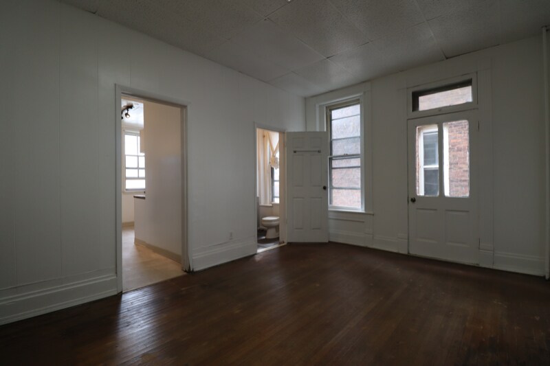 Building Photo - 1658 Iowa St