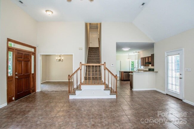 Building Photo - 169 Southhaven Dr