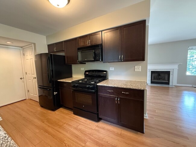Building Photo - 370 Sandhurst Ln