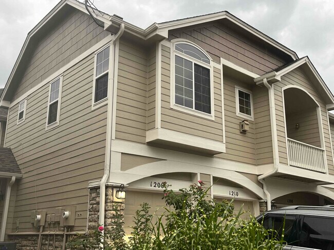 Building Photo - 1206 Carlyle Park Cir