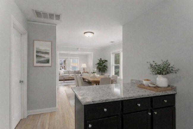 Building Photo - 1144 N Austin Blvd