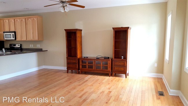 Building Photo - 4988 Burkhalter Rd