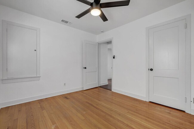 Building Photo - Renovated Midtown Apartment