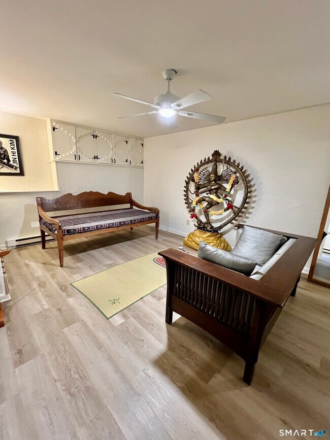 Building Photo - 290 Cliffside Dr