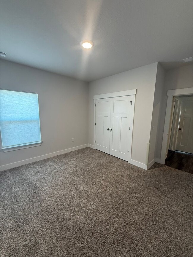 Building Photo - 4 bedroom 3 FULL bath home in Shoal River Landing...AVAILABLE JUNE 2026!
